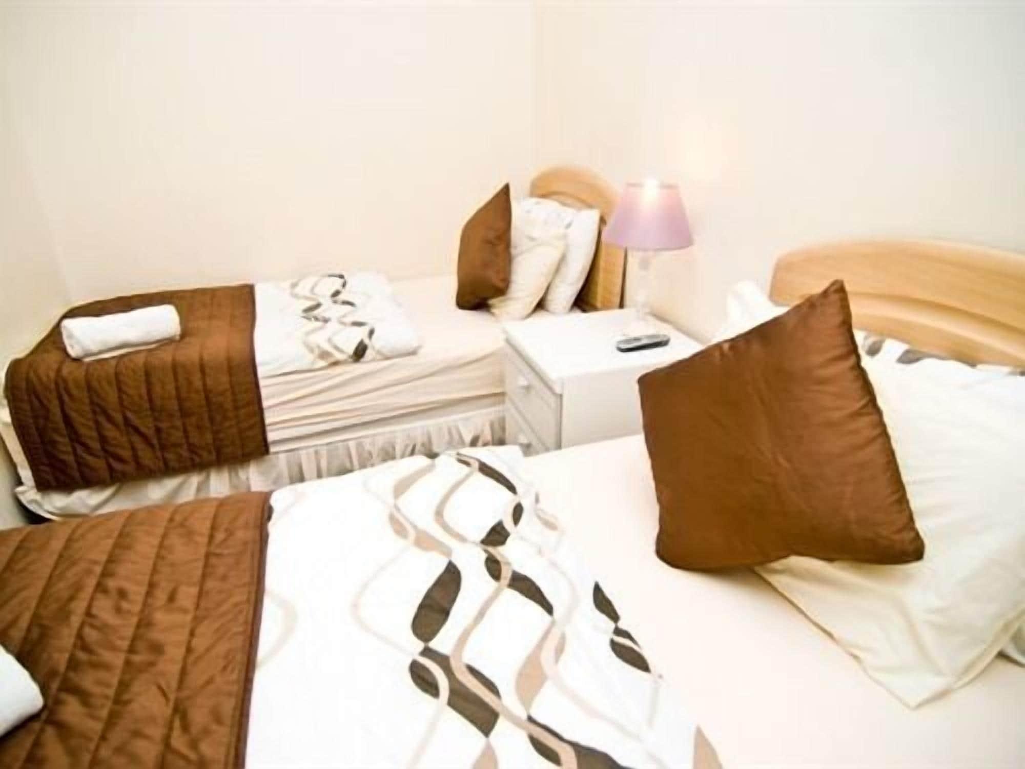 Skylark Guest House Hounslow Ngoại thất bức ảnh