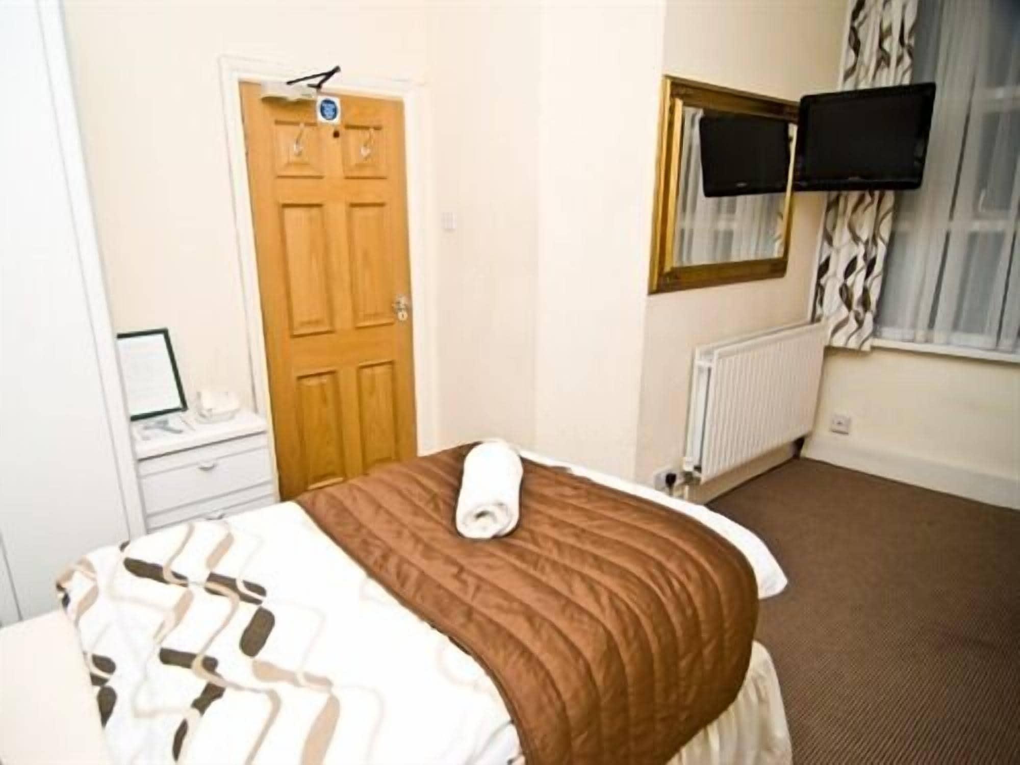 Skylark Guest House Hounslow Ngoại thất bức ảnh