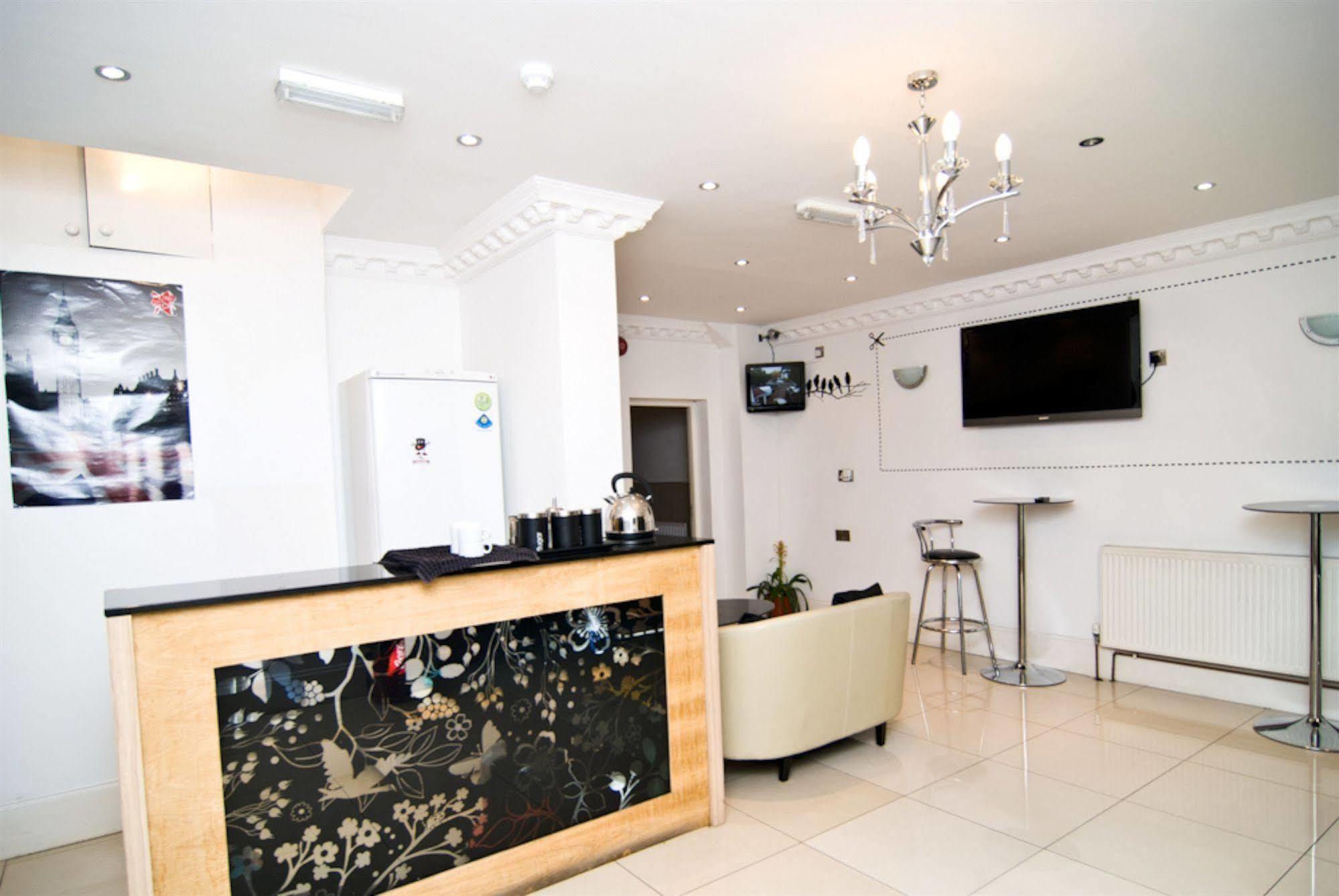 Skylark Guest House Hounslow Ngoại thất bức ảnh